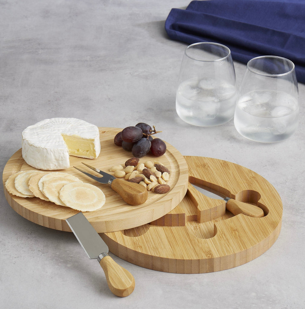 Bamboo cheese board with set of 3 knives (23cm dia)